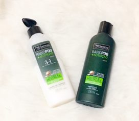 Resenha Shampoo e Creme de Limpeza Baixo Poo + Nutrição Tresemmé.