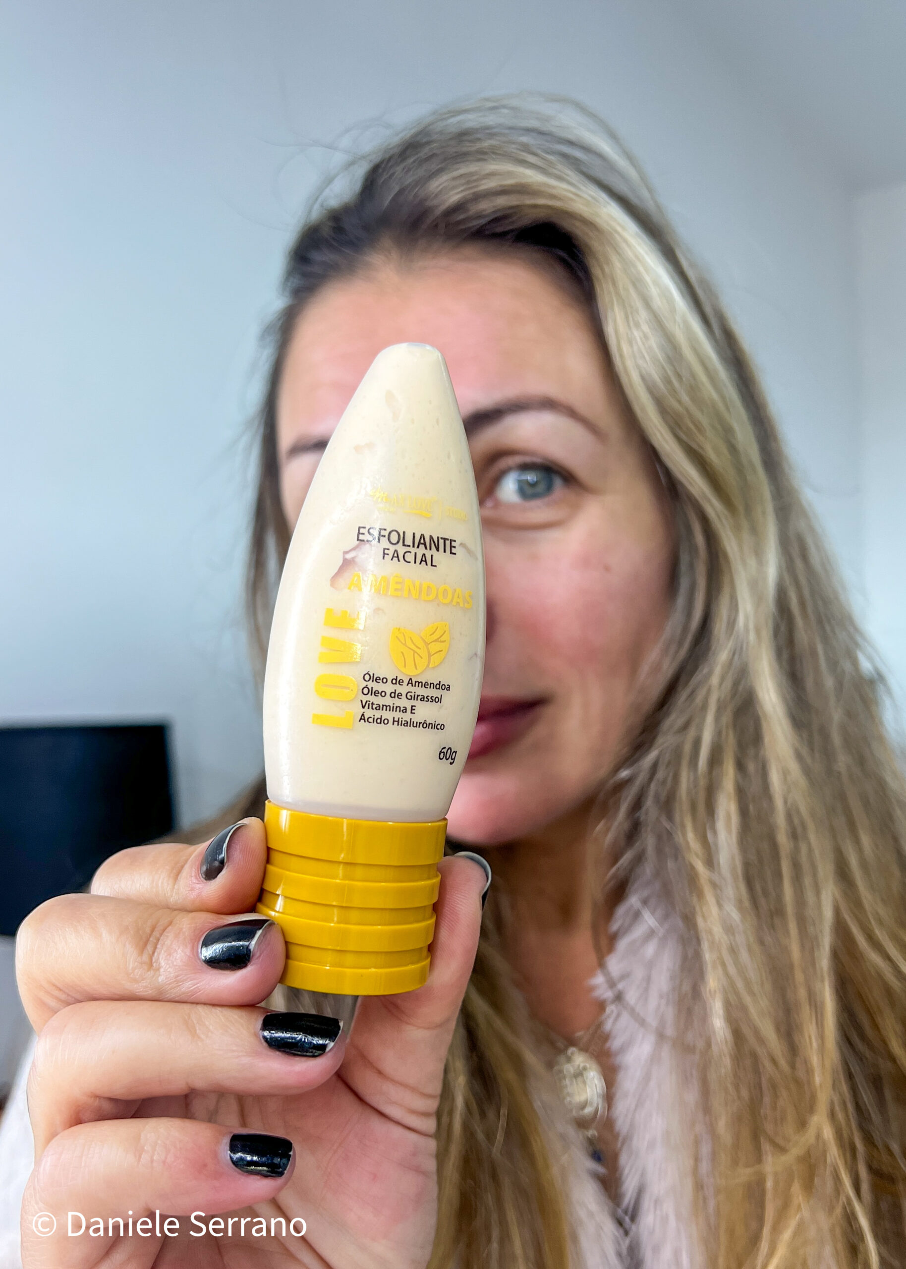 Esfoliante Facial de Amêndoas Max Love: O Segredo para uma Pele Macia e Radiante
