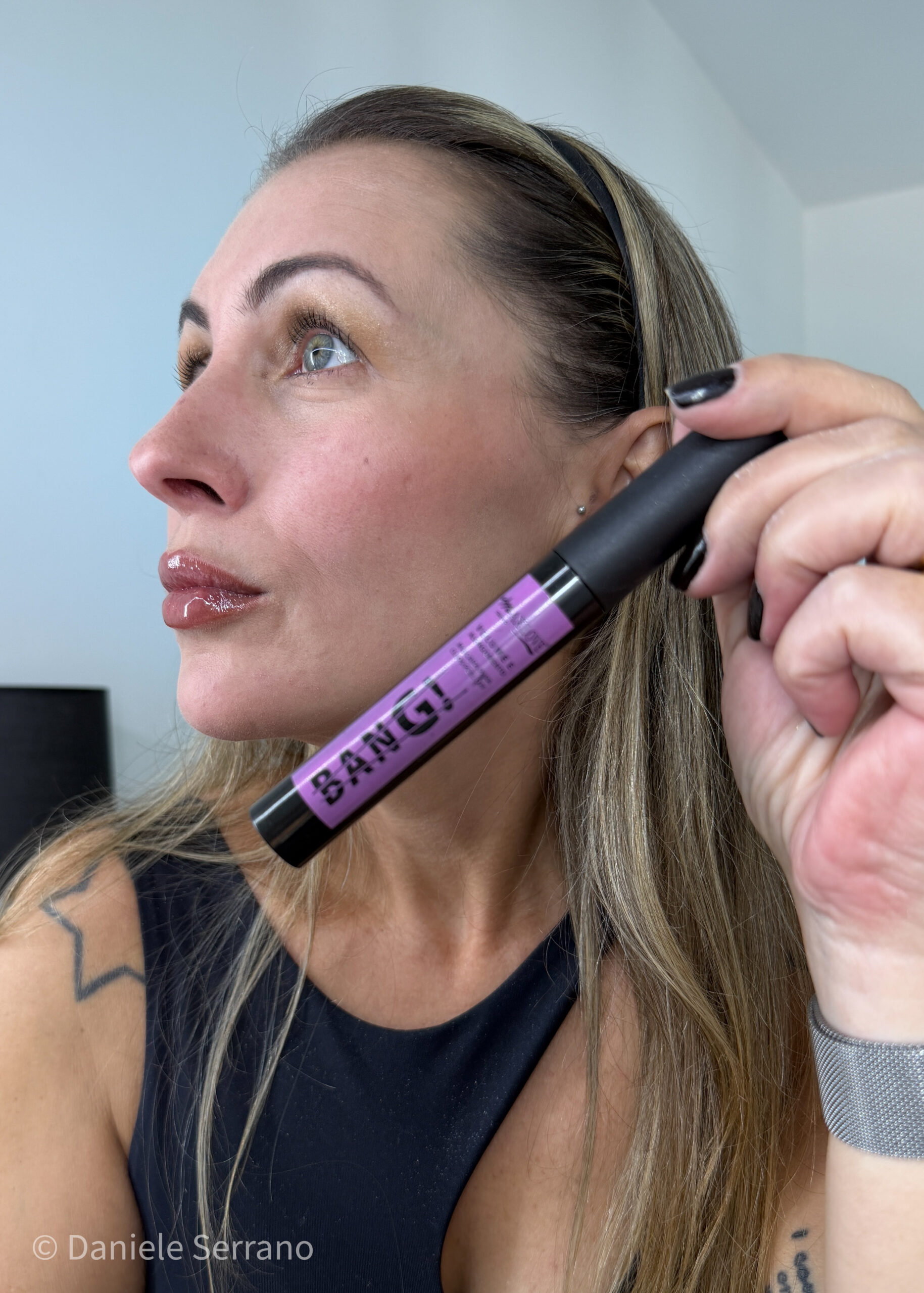 Olhar Poderoso de Dia, Remoção Fácil de Noite: A Mágica da Máscara Peel Off Bang! Max Love! Olhar Poderoso de Dia, Remoção Fácil de Noite: A Mágica da Máscara Peel Off Bang! Max Love!