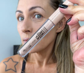 Max Love Acertou: O Corretivo que Corrige e Protege sua Pele com FPS 35. Max Love Acertou: O Corretivo que Corrige e Protege sua Pele com FPS 35.