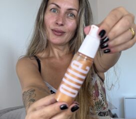 Glow de Verão o Ano Inteiro: o segredo da pele iluminada, protegida e irresistível com o Iluminador Corporal FPS 40 Ollie Glow de Verão o Ano Inteiro: o segredo da pele iluminada, protegida e irresistível com o Iluminador Corporal FPS 40 Ollie