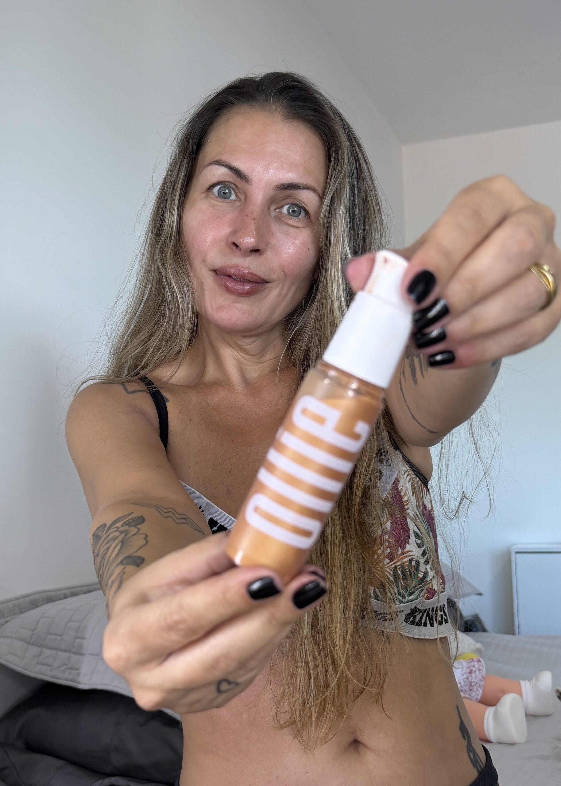 Glow de Verão o Ano Inteiro: o segredo da pele iluminada, protegida e irresistível com o Iluminador Corporal FPS 40 Ollie Glow de Verão o Ano Inteiro: o segredo da pele iluminada, protegida e irresistível com o Iluminador Corporal FPS 40 Ollie