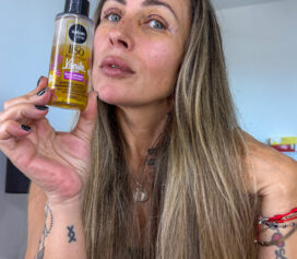 O Segredo para um Liso Perfeito, Perfumado e sem Frizz: Óleo Meu Liso Muito + Liso Vanilla Glow Salon Line O Segredo para um Liso Perfeito, Perfumado e sem Frizz: Óleo Meu Liso Muito + Liso Vanilla Glow Salon Line